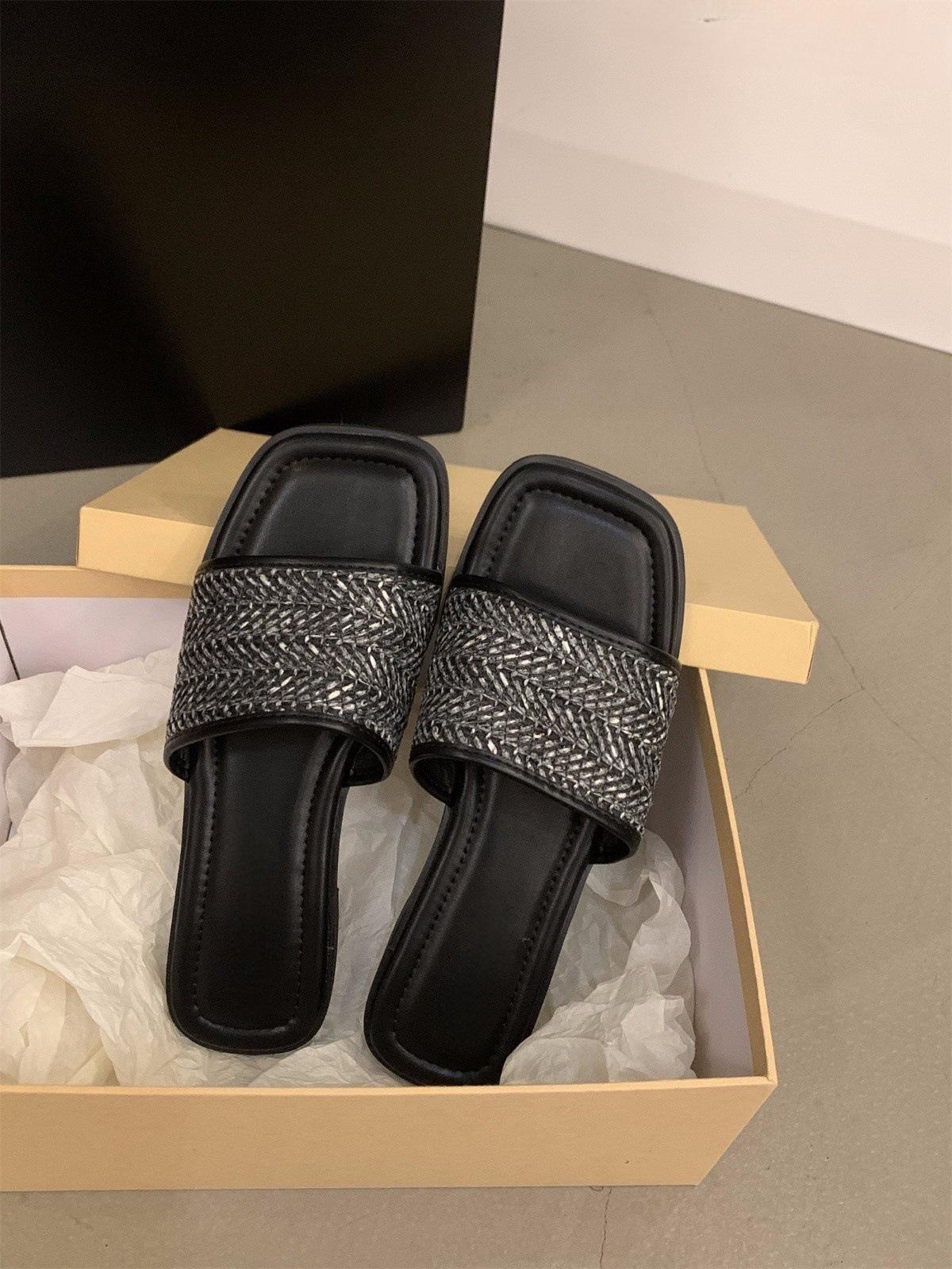 Плоские французские маленькие классные тапочки, женская обувь, новинка 2025 года, летние пляжные сандалии с мягкой подошвой, односложные 35 чёрный
Плоские французские маленькие классные тапочки, женская обувь, новинка 2025 года, летние пляжные сандалии с мягкой подошвой, односложные 35 чёрный