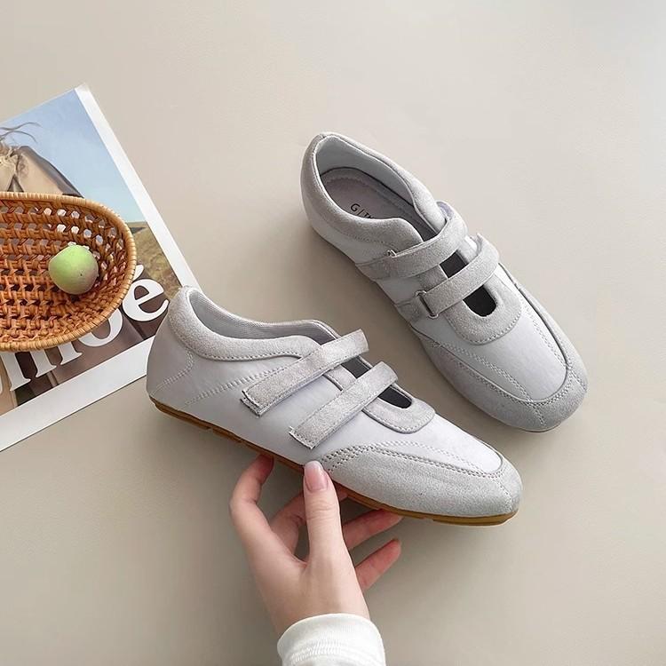 Retro Velcro round head shallow mouth single shoes women s 2025 new German training shoes with skirt flat bottom Doudou grandma tide 35 жёлтый
Retro Velcro round head shallow mouth single shoes women s 2025 new German training shoes with skirt flat bottom Doudou grandma tide 35 жёлтый