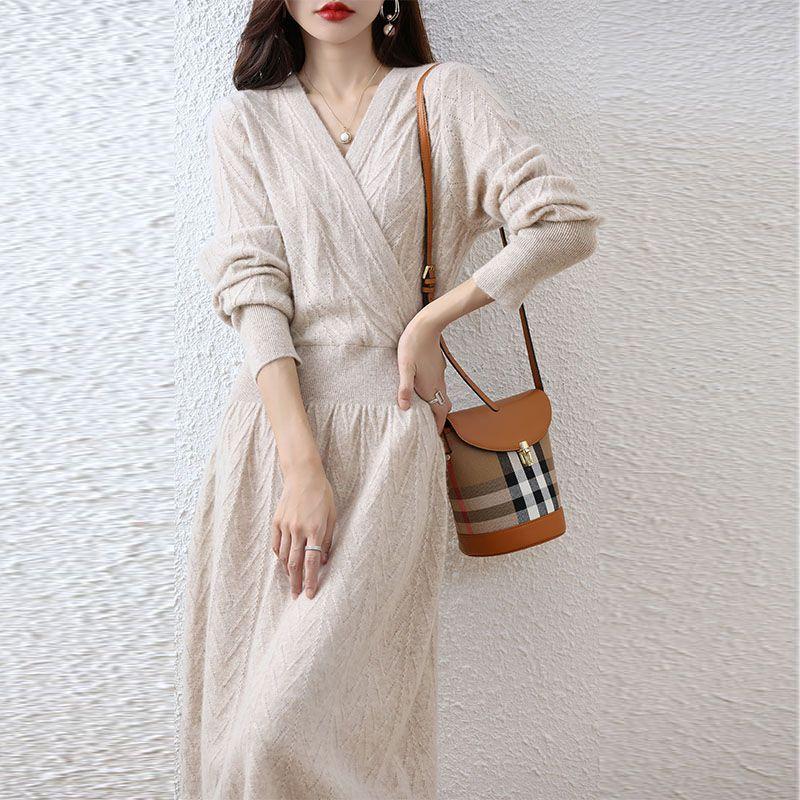 Вязаное платье с длинным рукавом для женской осени и зимы, пуловер с V-образным вырезом, длинное платье-свитер, свободный вязаный свитер с длинным рукавом L
Вязаное платье с длинным рукавом для женской осени и зимы, пуловер с V-образным вырезом, длинное платье-свитер, свободный вязаный свитер с длинным рукавом L