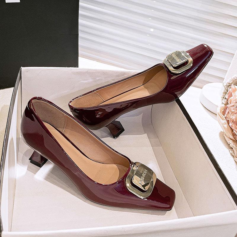 French light mouth single shoes women s middle heel 2025 new spring and autumn small heel square head shoes lady red high heels stiletto 34 бордовый
French light mouth single shoes women s middle heel 2025 new spring and autumn small heel square head shoes lady red high heels stiletto 34 бордовый