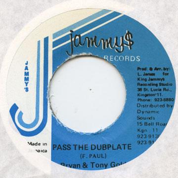 7inch Record BRIAN & TONY GOLD - Pass The Dubplate none Jammys 1993 Jamaica Reggae, Ska & Dub
7inch Record BRIAN & TONY GOLD - Pass The Dubplate none Jammys 1993 Jamaica Reggae, Ska & Dub