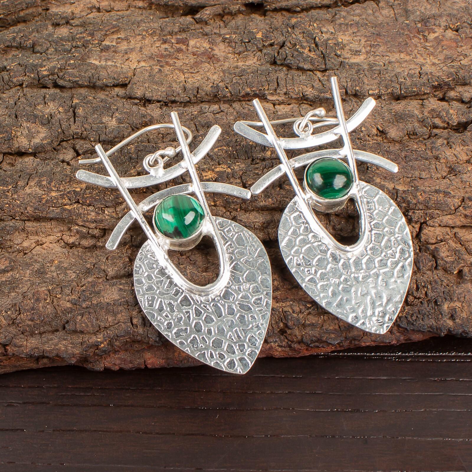 Natural Malachite Gemstone 925 Sterling Silver Jewelry Handmade Earrings 1.78 EE-64-17
Natural Malachite Gemstone 925 Sterling Silver Jewelry Handmade Earrings 1.78 EE-64-17