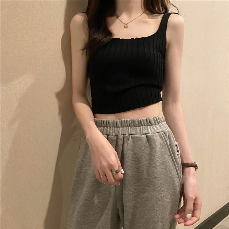 Summer new Korean version of the small versatile curled navel short top wearing knitted suspender vest women One size fits all
Summer new Korean version of the small versatile curled navel short top wearing knitted suspender vest women One size fits all