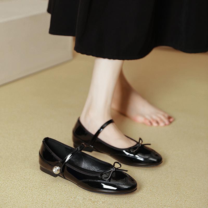Shallow single shoes retro new flat women s shoes Velcro word with Mary Jane shoes 40 чорний
Shallow single shoes retro new flat women s shoes Velcro word with Mary Jane shoes 40 чорний