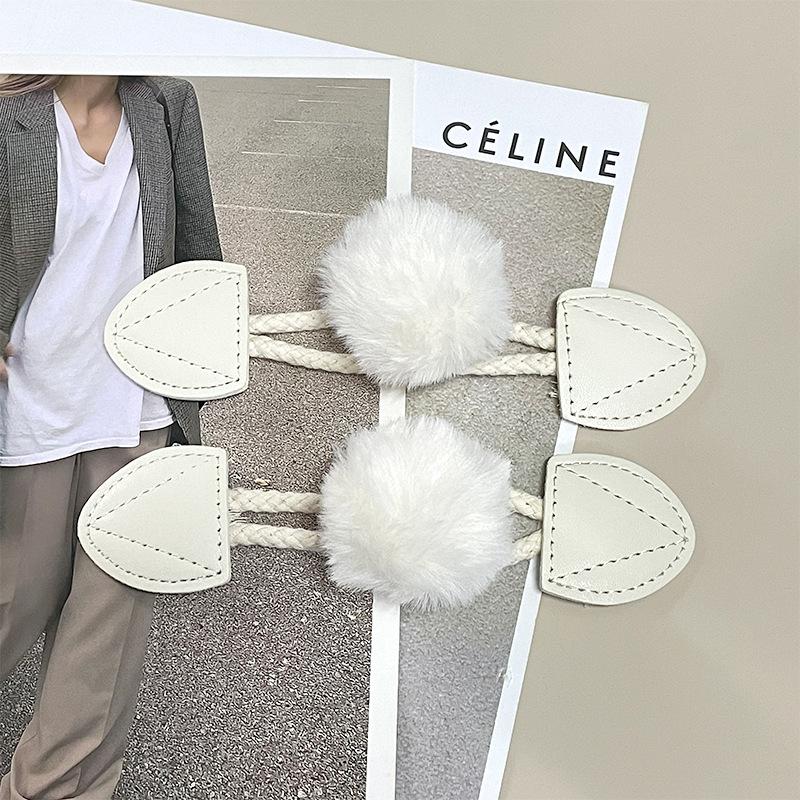 4Pairs Cute Beige White Plush Ball Leather Button Woolen Coat Sweater Knitted Cardigan Garment Decoration Button
4Pairs Cute Beige White Plush Ball Leather Button Woolen Coat Sweater Knitted Cardigan Garment Decoration Button