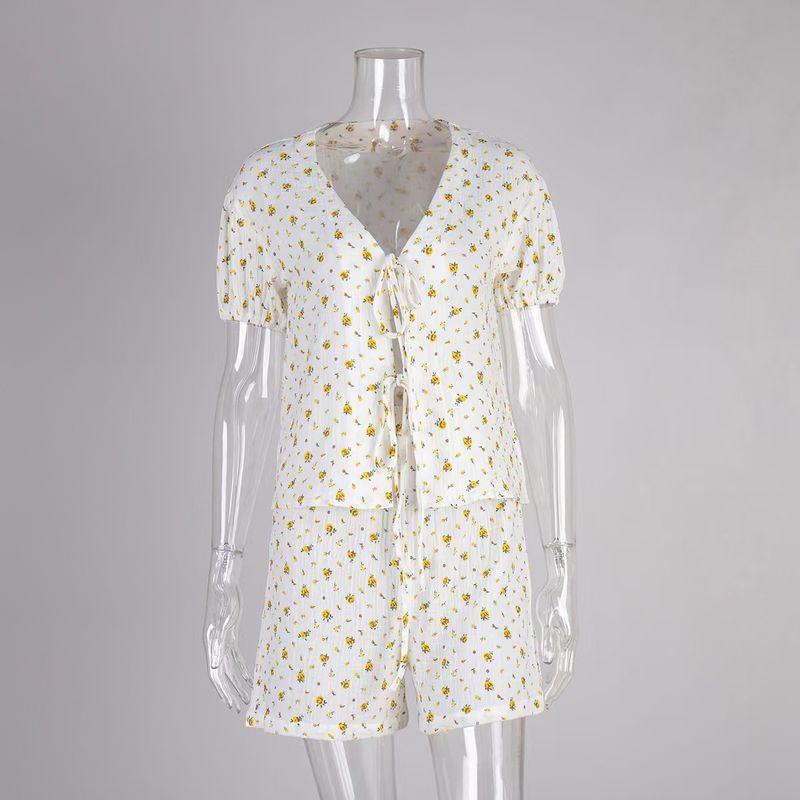 Western Style Fashion Floral Short sleeve Lace-up Top Shorts Set Printed Top and Shorts Set White Print L
Western Style Fashion Floral Short sleeve Lace-up Top Shorts Set Printed Top and Shorts Set White Print L