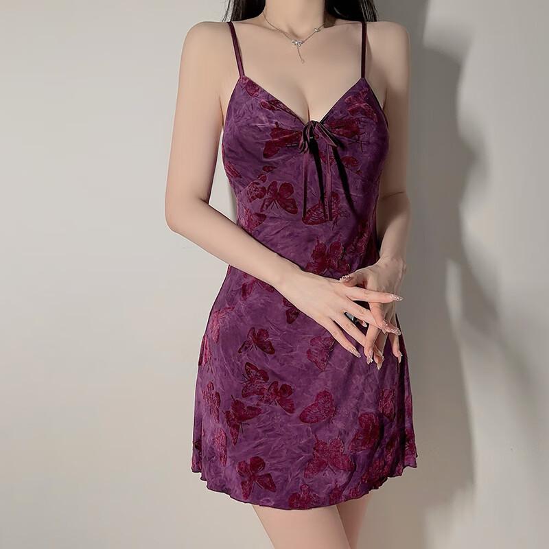 LARTIGENT Принтованная ночная сорочка и халат из ледяного шелка с глубоким V-образным вырезом M
LARTIGENT Принтованная ночная сорочка и халат из ледяного шелка с глубоким V-образным вырезом M