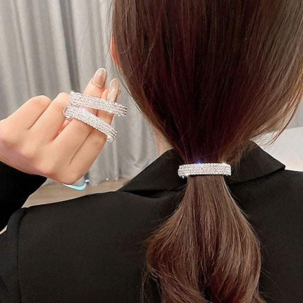 Блестящая кубическая повседневная заколка круглая классическая женственная серебристая
Блестящая кубическая повседневная заколка круглая классическая женственная серебристая