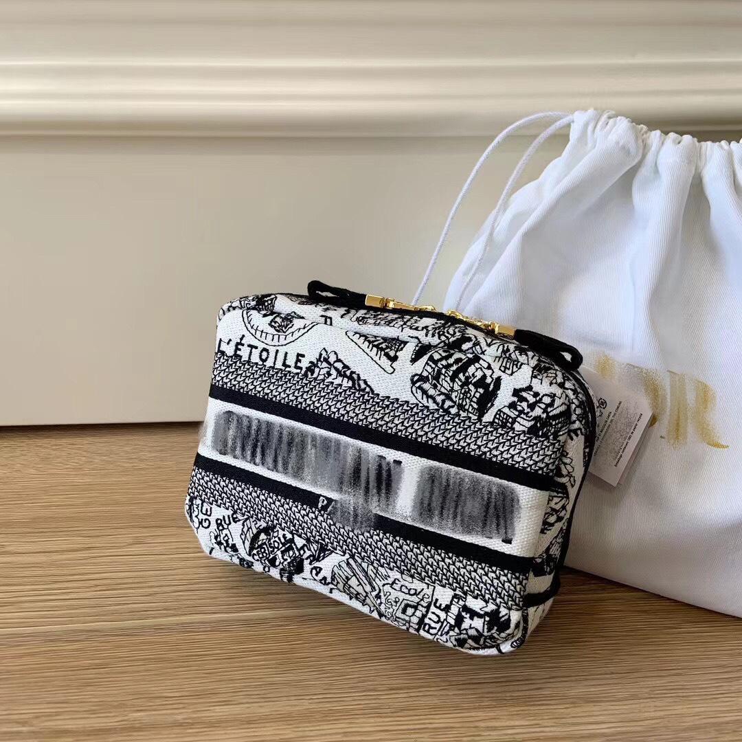 Канвасна сумка з вишивкою карти Парижа: Косметика, Зберігання, Туалетні приналежності, Клатч, Ланч-бокс
Канвасна сумка з вишивкою карти Парижа: Косметика, Зберігання, Туалетні приналежності, Клатч, Ланч-бокс