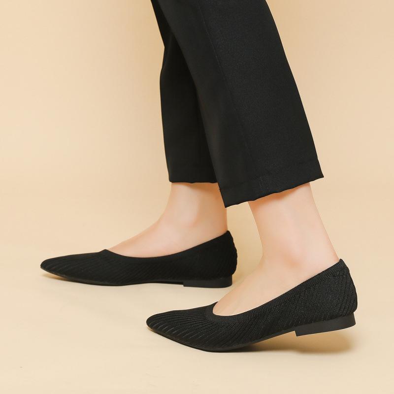 New knitted breathable women s shoes versatile fashion pointed flat shoes one pedal mother shoes 34 чорний
New knitted breathable women s shoes versatile fashion pointed flat shoes one pedal mother shoes 34 чорний