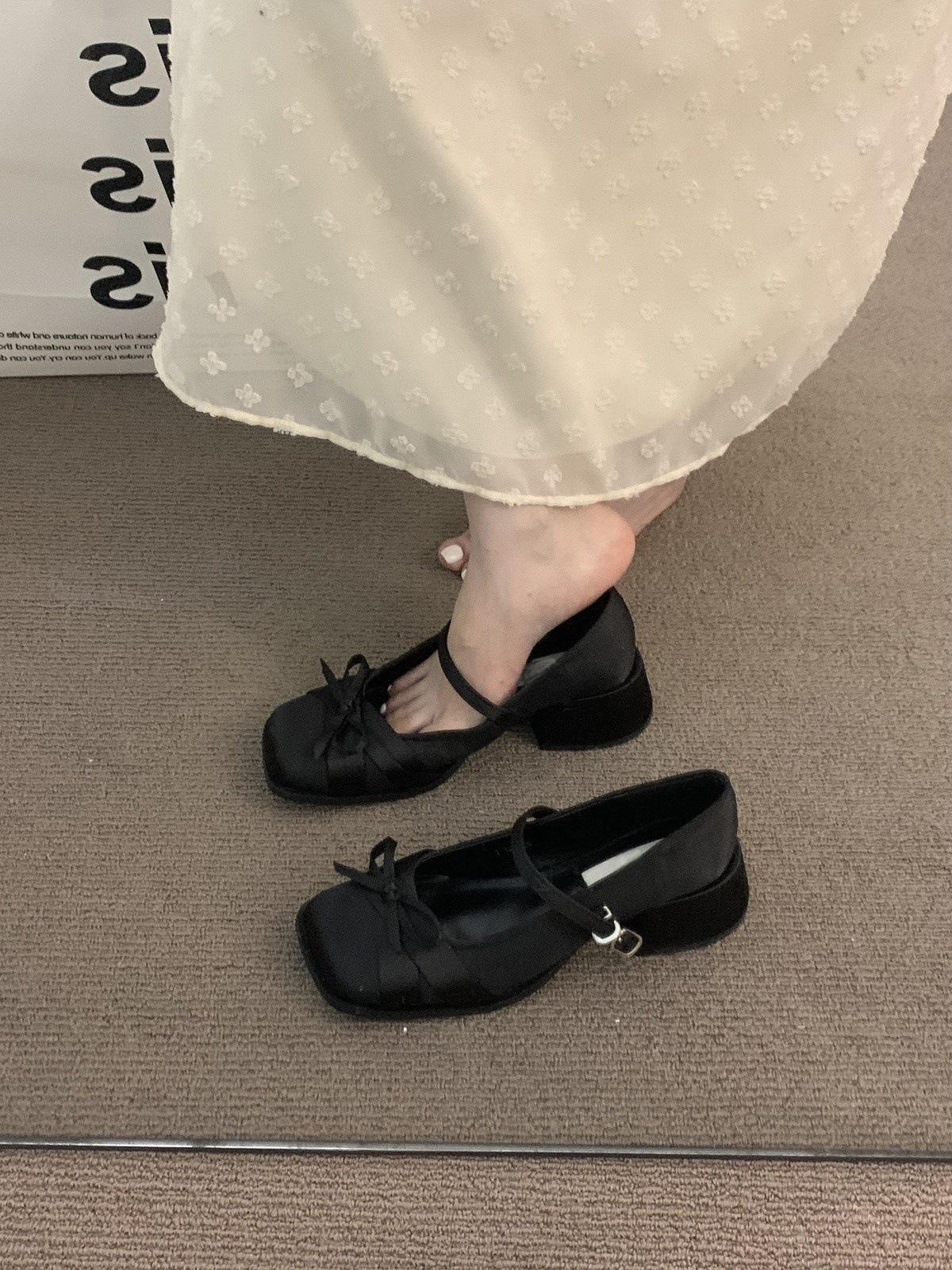 Туфли для поездок на работу Late Evening Wind Black Coarse Heel Satin Commuter Shoes Женская обувь 2025 Новые вечерние туфли премиум-класса Mary Jane Small Leather 40 чёрный
Туфли для поездок на работу Late Evening Wind Black Coarse Heel Satin Commuter Shoes Женская обувь 2025 Новые вечерние туфли премиум-класса Mary Jane Small Leather 40 чёрный