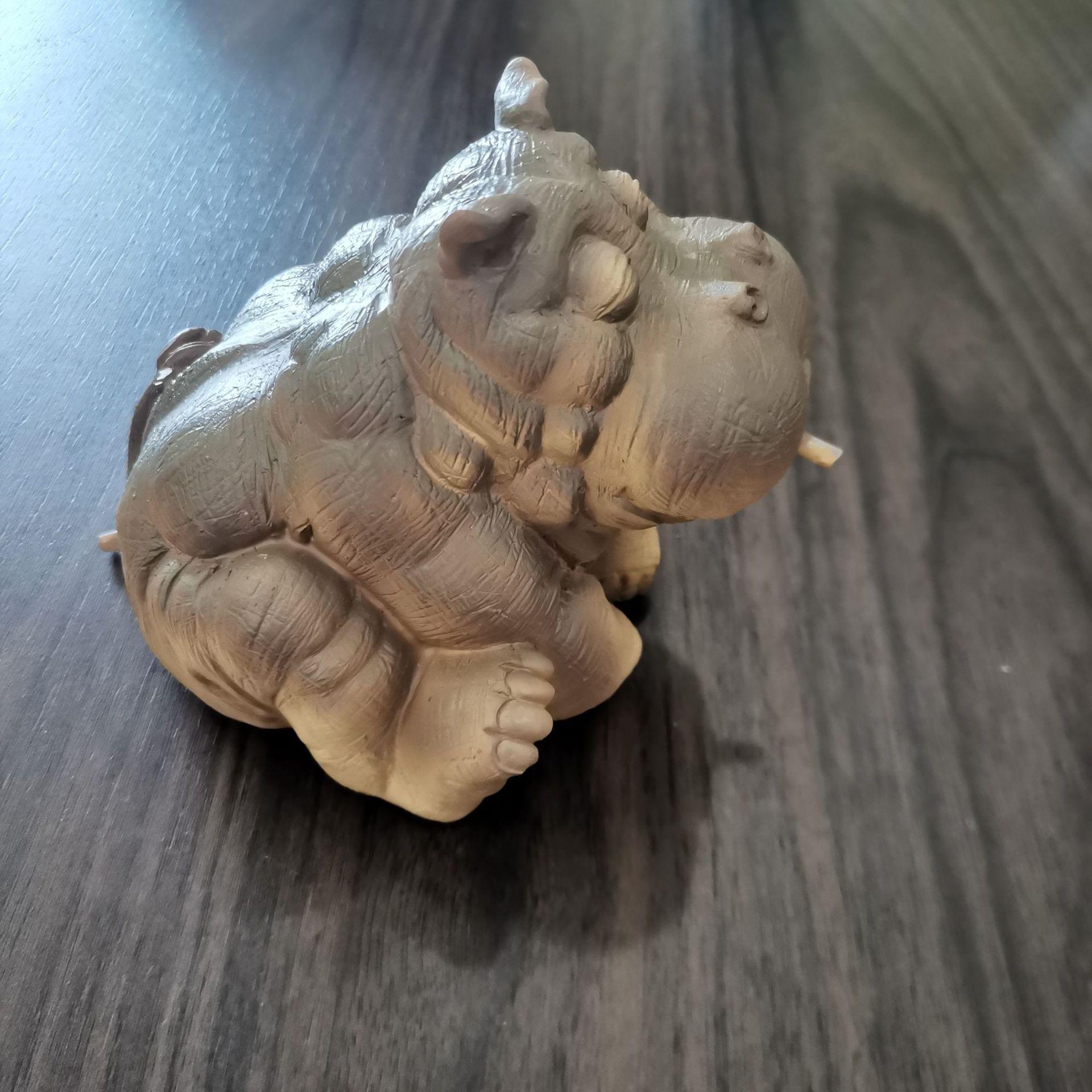 Whimsical Resin Hippo Fountain Statue Creative Water-Spraying Decor for Garden, Patio& Indoor/Outdoor Use, Outdoor Garden Decor
Whimsical Resin Hippo Fountain Statue Creative Water-Spraying Decor for Garden, Patio& Indoor/Outdoor Use, Outdoor Garden Decor