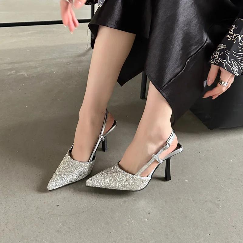 2025 Luxury Bling Design Mules Sandals Women Sexy Pointed Toe Thin High Heels Summer Back Strap Banquet Dress Shoes Women Pums 40 срібний
2025 Luxury Bling Design Mules Sandals Women Sexy Pointed Toe Thin High Heels Summer Back Strap Banquet Dress Shoes Women Pums 40 срібний
