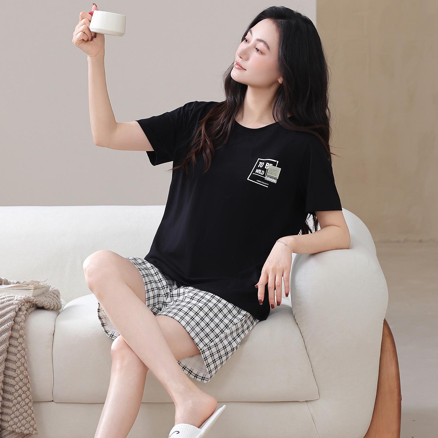 Women s Summer Plaid Cotton Pajama Set: Pullover Top, Short Sleeves, Long Pants, Lightweight Homewear for Indoor/Outdoor Use XL (60-70kg) чорний
Women s Summer Plaid Cotton Pajama Set: Pullover Top, Short Sleeves, Long Pants, Lightweight Homewear for Indoor/Outdoor Use XL (60-70kg) чорний