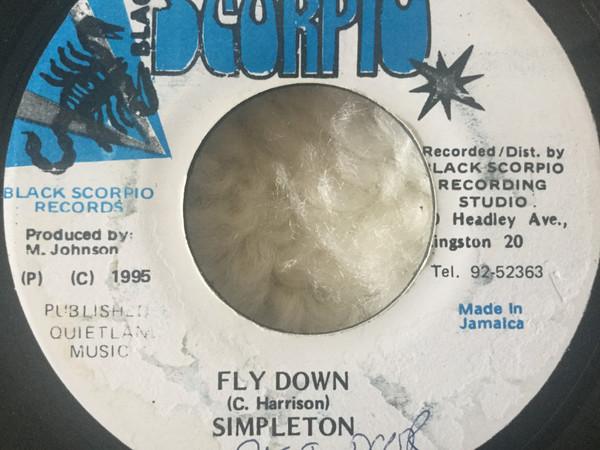 7inch Record SIMPLETON - Fly Down NONE Black Scorpio 1995 Jamaica Reggae, Ska & Dub Used
7inch Record SIMPLETON - Fly Down NONE Black Scorpio 1995 Jamaica Reggae, Ska & Dub Used