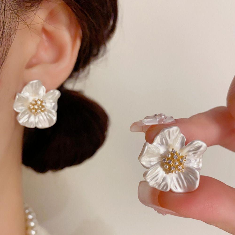 Creative Camellia Studs Earrings Light Luxury Women s Elegant Earrings Popular Accessories
Creative Camellia Studs Earrings Light Luxury Women s Elegant Earrings Popular Accessories