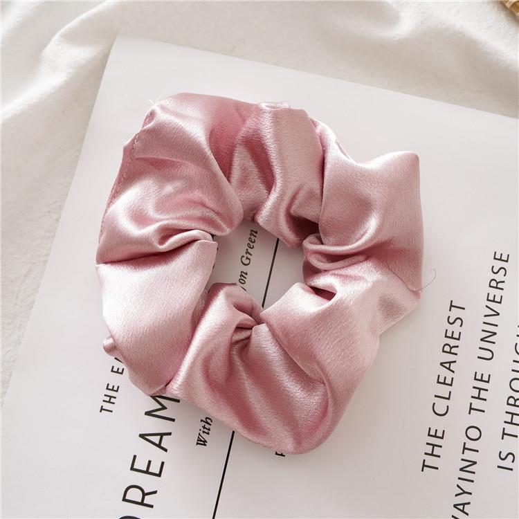 Атласная резинка для волос розовый
Атласная резинка для волос розовый