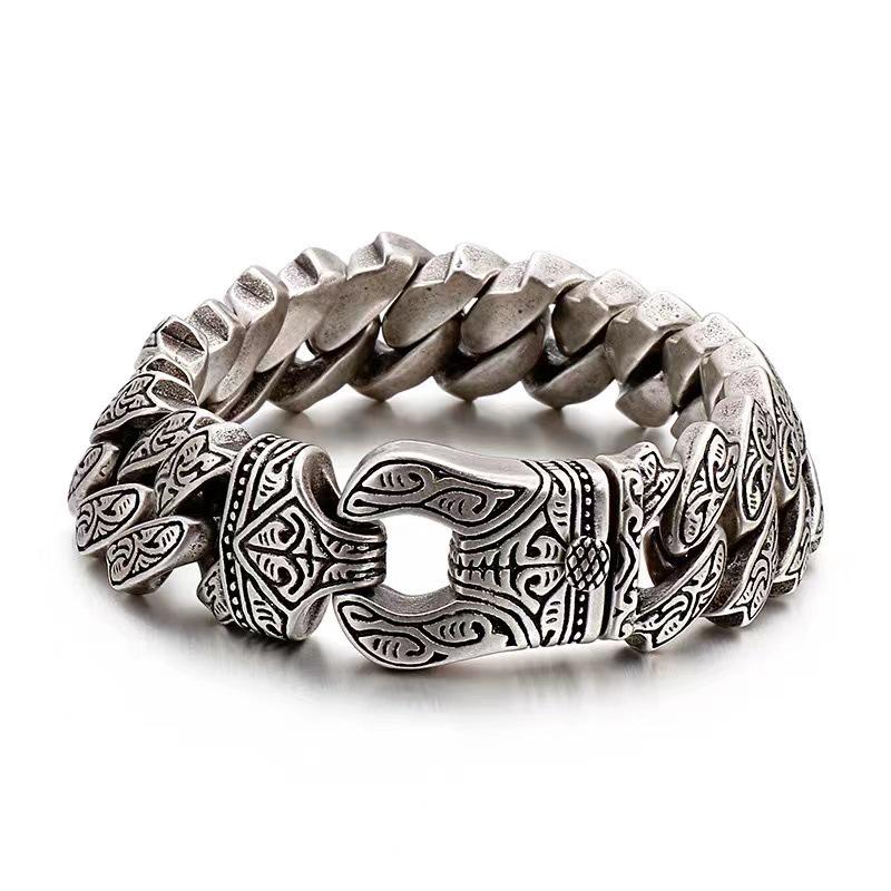 Dominant Vintage Punk Rock Bracelet: Trendy Wide Silver Jewelry for Men – European & American Style 18cm: 110-130 jin
Dominant Vintage Punk Rock Bracelet: Trendy Wide Silver Jewelry for Men – European & American Style 18cm: 110-130 jin