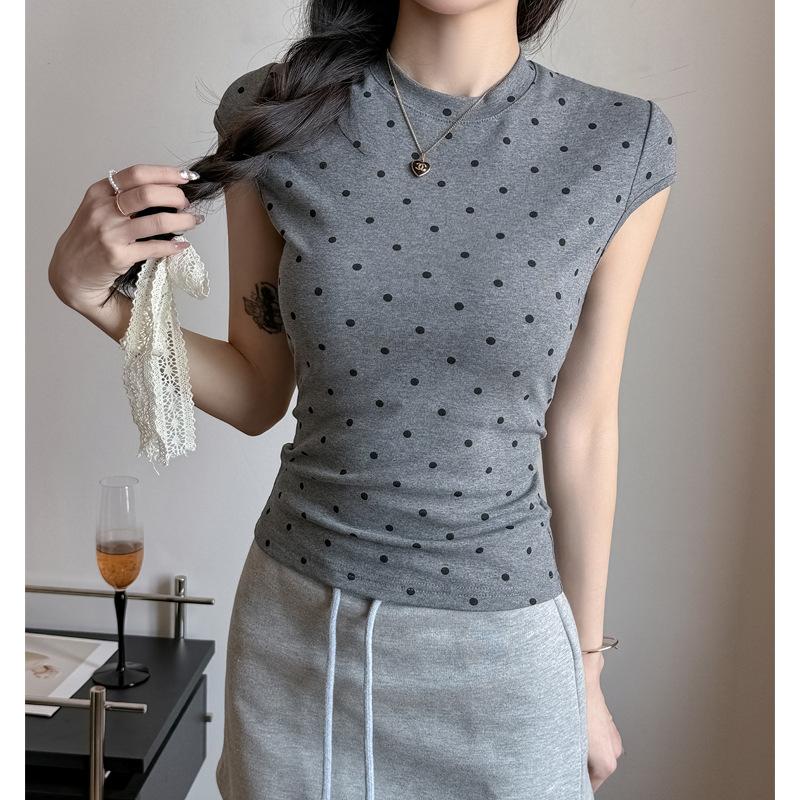 Black polka dot design front shoulder short-sleeved T-shirt women s spring and summer thin round neck slim-fitting and thin bottoming shirt Xl (suitable for weight 65-75kg ) сірий колір
Black polka dot design front shoulder short-sleeved T-shirt women s spring and summer thin round neck slim-fitting and thin bottoming shirt Xl (suitable for weight 65-75kg ) сірий колір