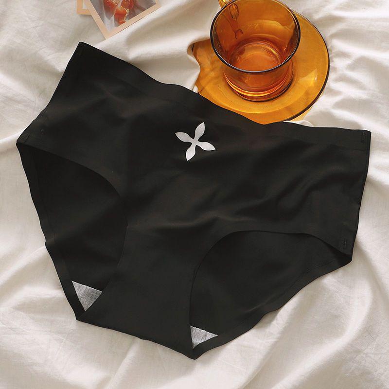 Бесшовные трусики со средней посадкой Ice Silk — дышащее, антибактериальное, сексуальное и приятное для кожи женское нижнее белье
Бесшовные трусики со средней посадкой Ice Silk — дышащее, антибактериальное, сексуальное и приятное для кожи женское нижнее белье