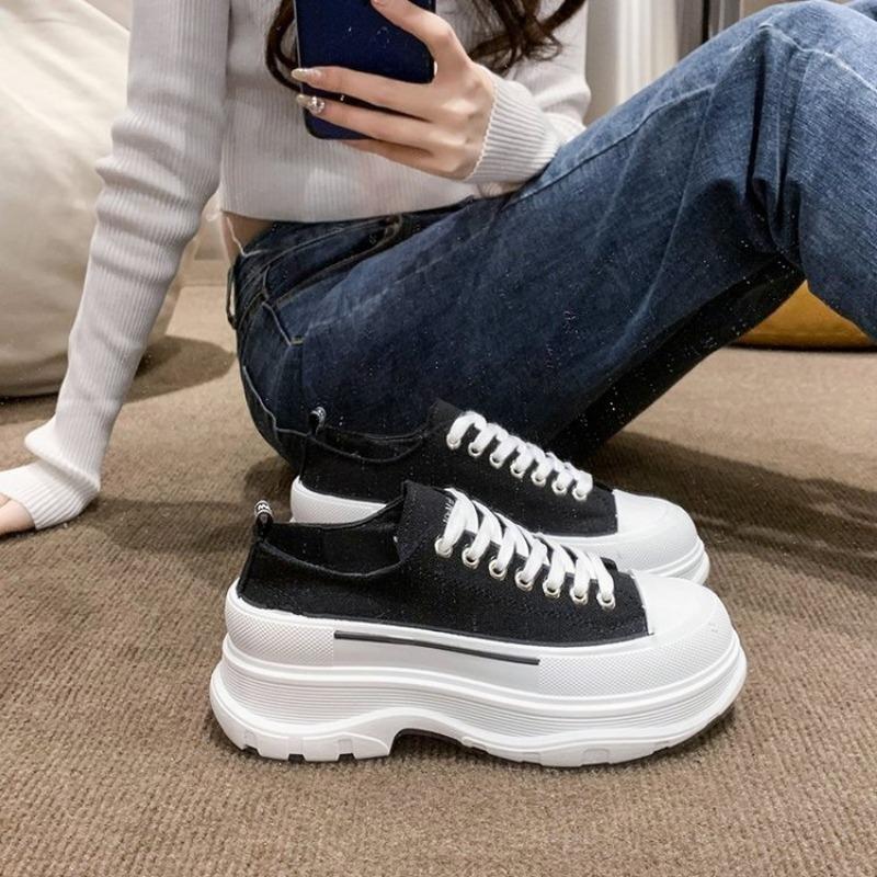 New Women Casual canvas Shoes fall Flat Lace Up Leather High Quality Sneakers Fashion Flat-Bottomed Female Gump Sneakers 35 
New Women Casual canvas Shoes fall Flat Lace Up Leather High Quality Sneakers Fashion Flat-Bottomed Female Gump Sneakers 35