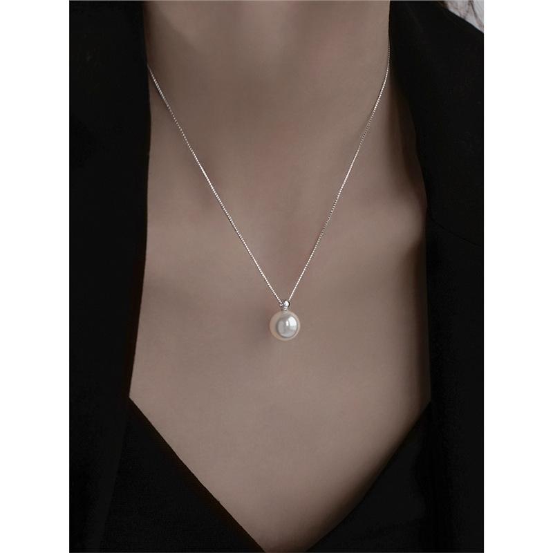 Silver Single Pearl Pendant Necklace – Dainty Box Chain Minimalist Jewelry, Elegant Everyday/Party Gift for Women белый
Silver Single Pearl Pendant Necklace – Dainty Box Chain Minimalist Jewelry, Elegant Everyday/Party Gift for Women белый