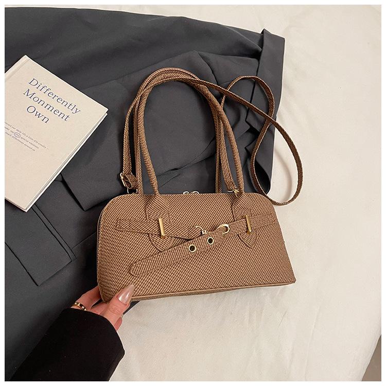 Retro handbag commuter bag women s autumn 2025 new trendy Korean niche underarm bag large-capacity bowling bag коричневый
Retro handbag commuter bag women s autumn 2025 new trendy Korean niche underarm bag large-capacity bowling bag коричневый