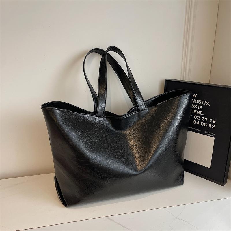 Сумка Премиальная женская сумка Сумка-ведро женская сумка через плечо Кроссбоди из мягкой кожи женская универсальная чёрный
Сумка Премиальная женская сумка Сумка-ведро женская сумка через плечо Кроссбоди из мягкой кожи женская универсальная чёрный