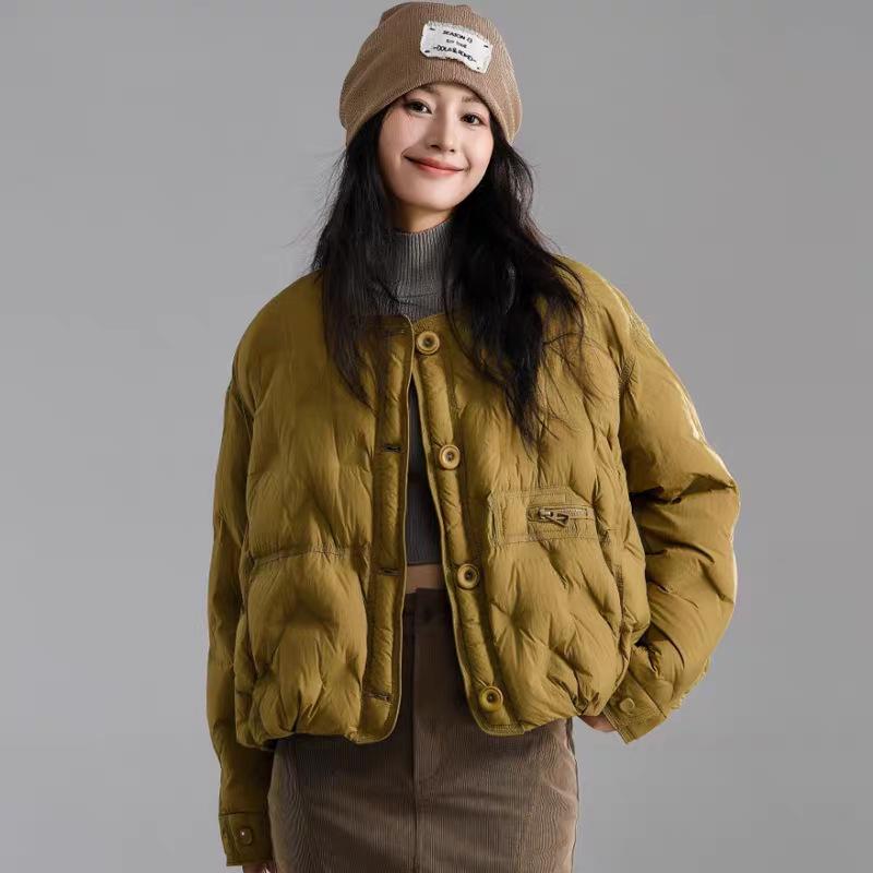 Шикарная Мягкая Легкая Пуховая Куртка Петит для Женщин – Короткая Длина 2025 Осень/Зима Мода, Универсальное Пальто с Круглым Вырезом Medium
Шикарная Мягкая Легкая Пуховая Куртка Петит для Женщин – Короткая Длина 2025 Осень/Зима Мода, Универсальное Пальто с Круглым Вырезом Medium