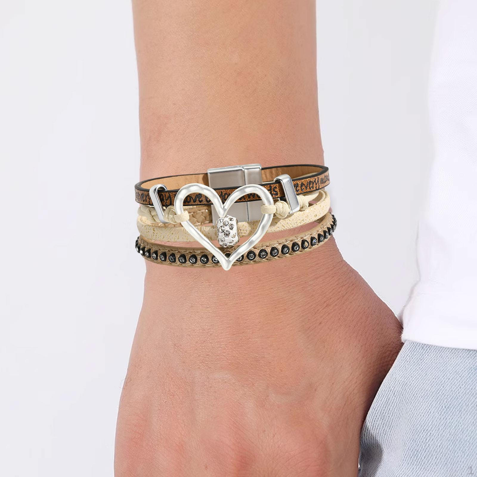 Made of Soft PU, Wrap Bracelet with Hollow Y Heart, Multi-wrappable, Casual Accessory, Comfortable
Made of Soft PU, Wrap Bracelet with Hollow Y Heart, Multi-wrappable, Casual Accessory, Comfortable