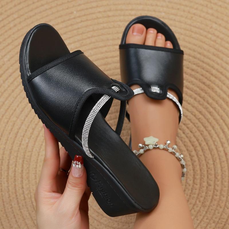 Шлепанцы на танкетке женские летние новые большого размера удобные с открытым носком ленивые тапочки со стразами холодные шлепанцы 43 чёрный
Шлепанцы на танкетке женские летние новые большого размера удобные с открытым носком ленивые тапочки со стразами холодные шлепанцы 43 чёрный