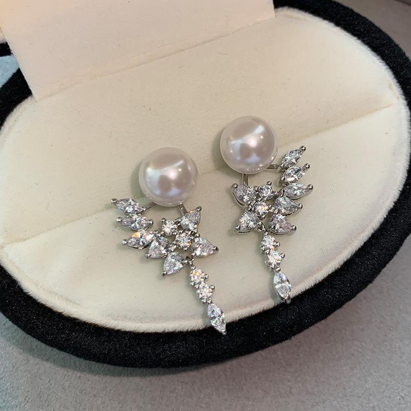 Maduo hemp gray pearl earrings women s light luxury niche high-end temperament exquisite stud earrings fringed new autumn and winter earrings
Maduo hemp gray pearl earrings women s light luxury niche high-end temperament exquisite stud earrings fringed new autumn and winter earrings