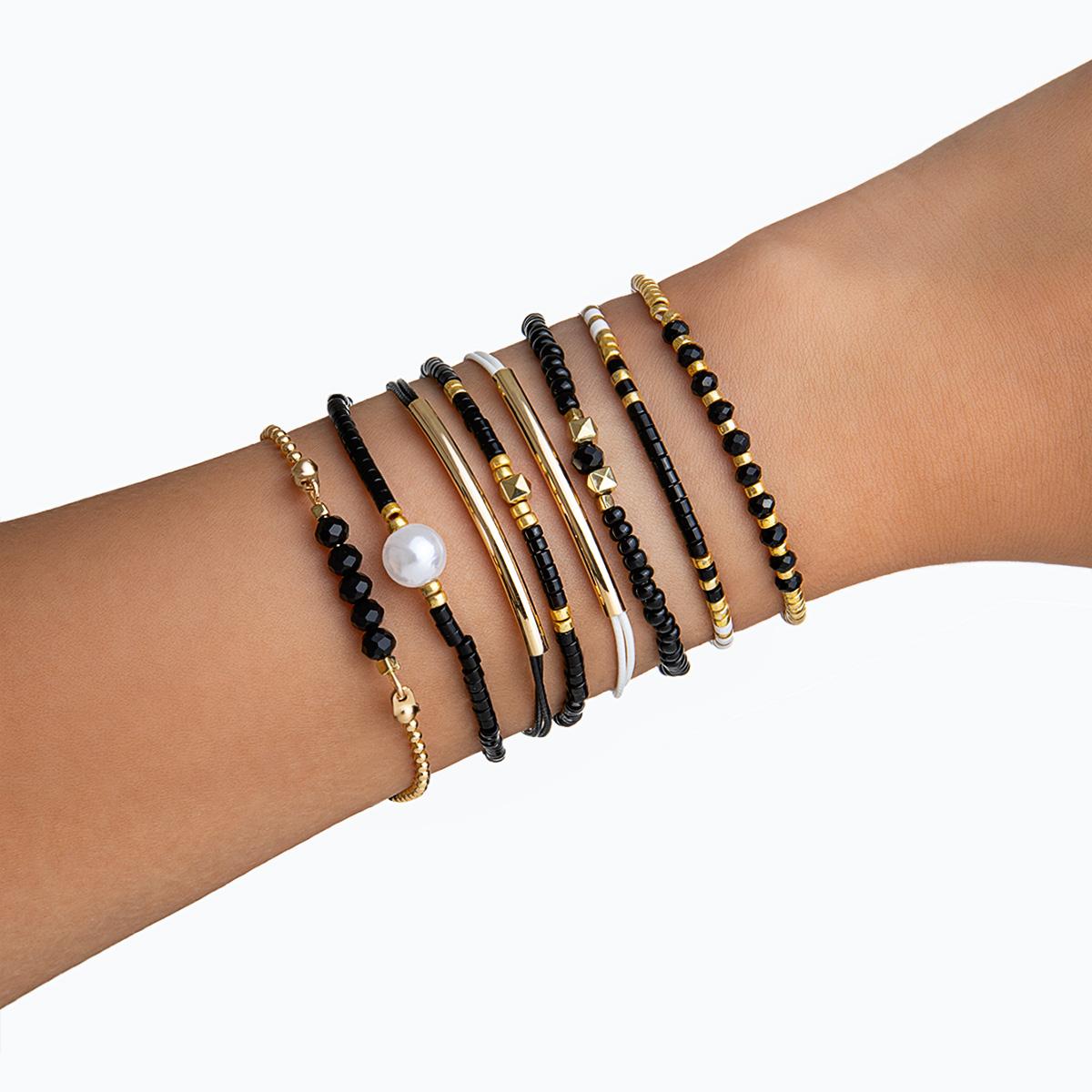 8-piece fashionable and simple glass bead rice bead bracelet set with multiple layered woven rope bracelets
8-piece fashionable and simple glass bead rice bead bracelet set with multiple layered woven rope bracelets