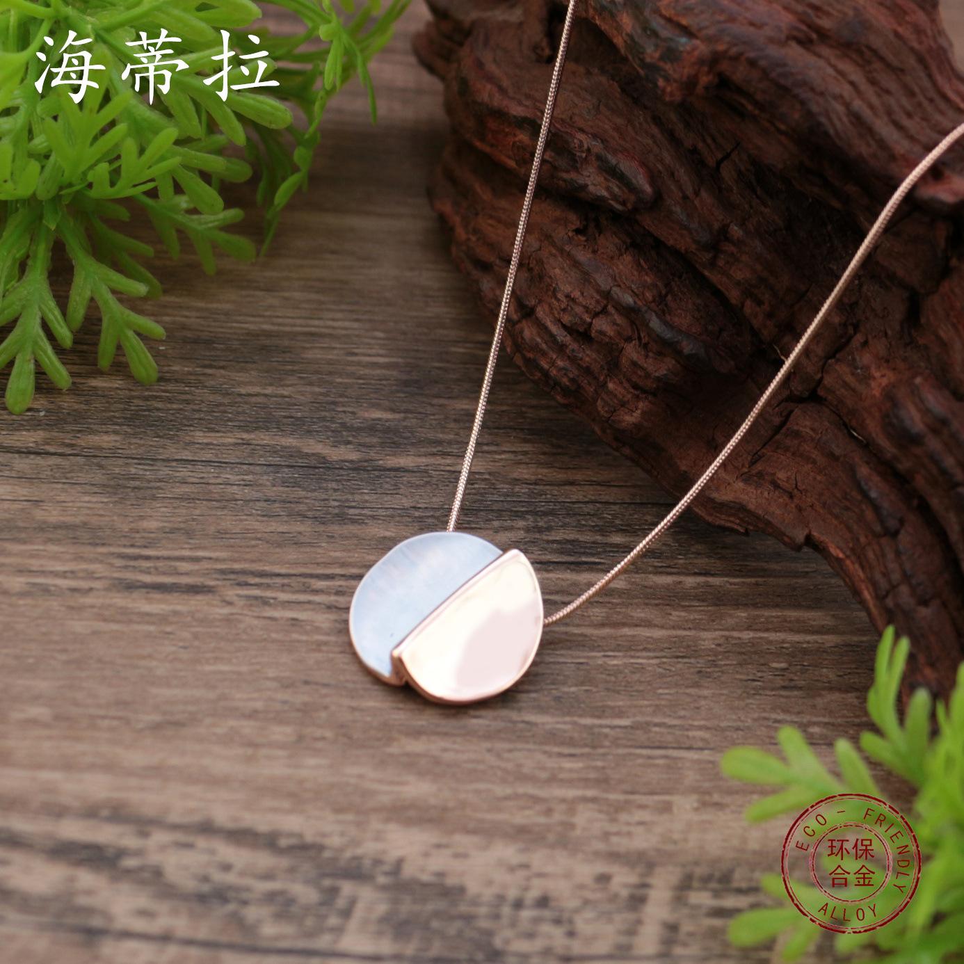 Color painted oil round snake bone chain pendant, simple folding round women s versatile necklace
Color painted oil round snake bone chain pendant, simple folding round women s versatile necklace