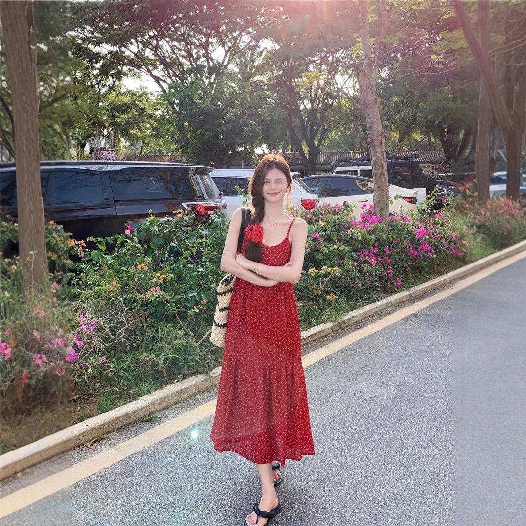 Women s Retro Floral Red Spaghetti Strap Dress - Summer 2024 Collection, Waist-Slimming French Design. S
Women s Retro Floral Red Spaghetti Strap Dress - Summer 2024 Collection, Waist-Slimming French Design. S