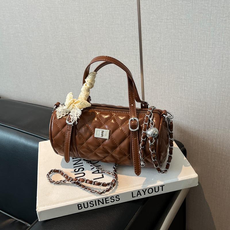 High-end fashion rhombus embroidery thread oblique span bag women s 2025 summer new shoulder armpit bag хаки
High-end fashion rhombus embroidery thread oblique span bag women s 2025 summer new shoulder armpit bag хаки