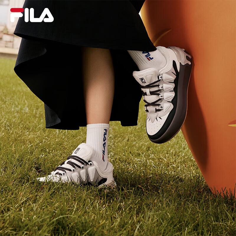 FILA Women s CARROT Platform Sneakers 9
FILA Women s CARROT Platform Sneakers 9