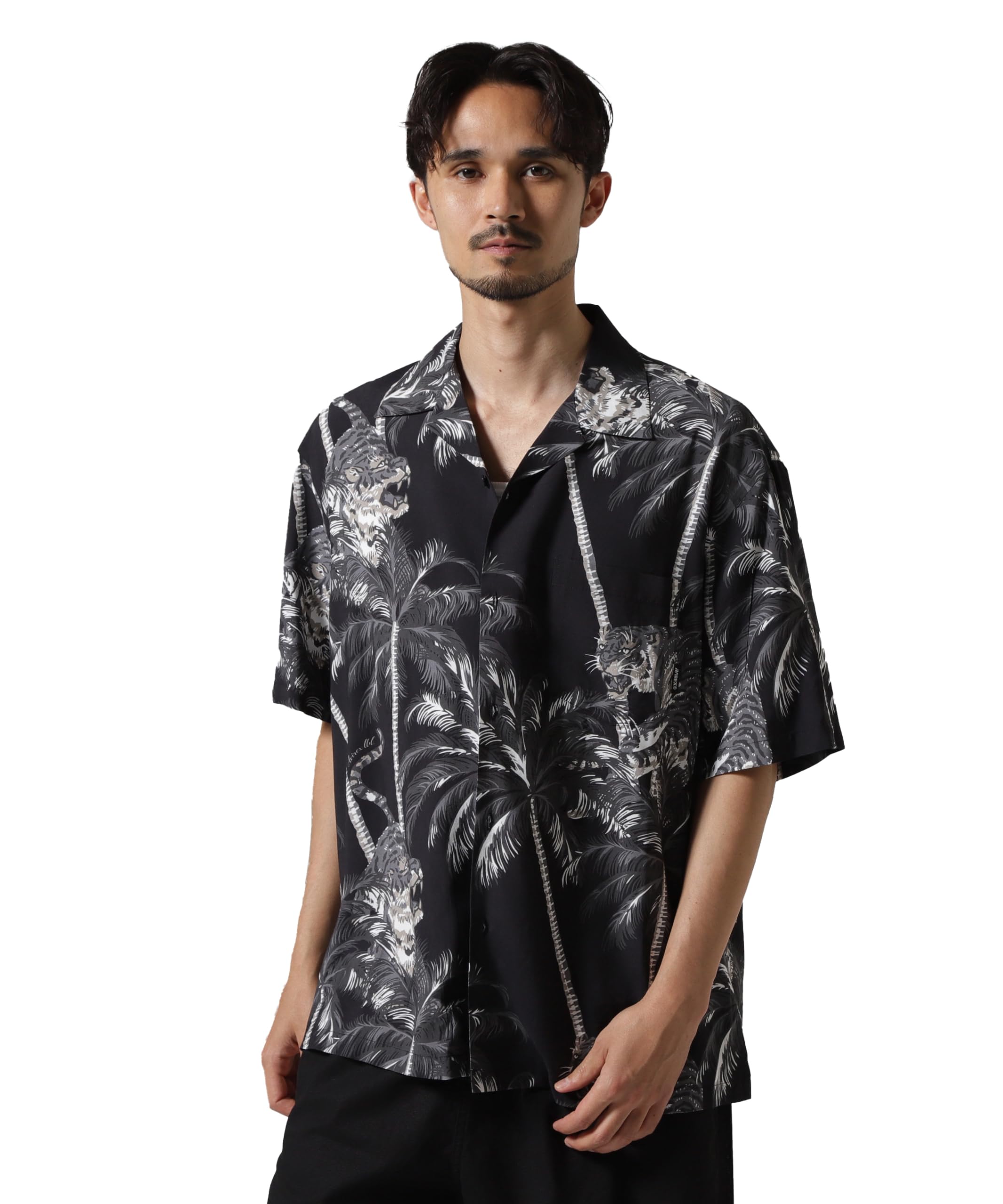 AVIREX ALOHA SHIRT TIGER & PALM TREE Men s L 010 black 783-5123006
AVIREX ALOHA SHIRT TIGER & PALM TREE Men s L 010 black 783-5123006