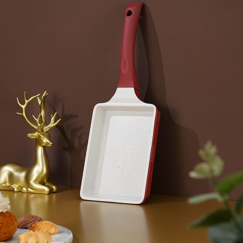Tamagoyaki Frying Pan with Spatula
Tamagoyaki Frying Pan with Spatula