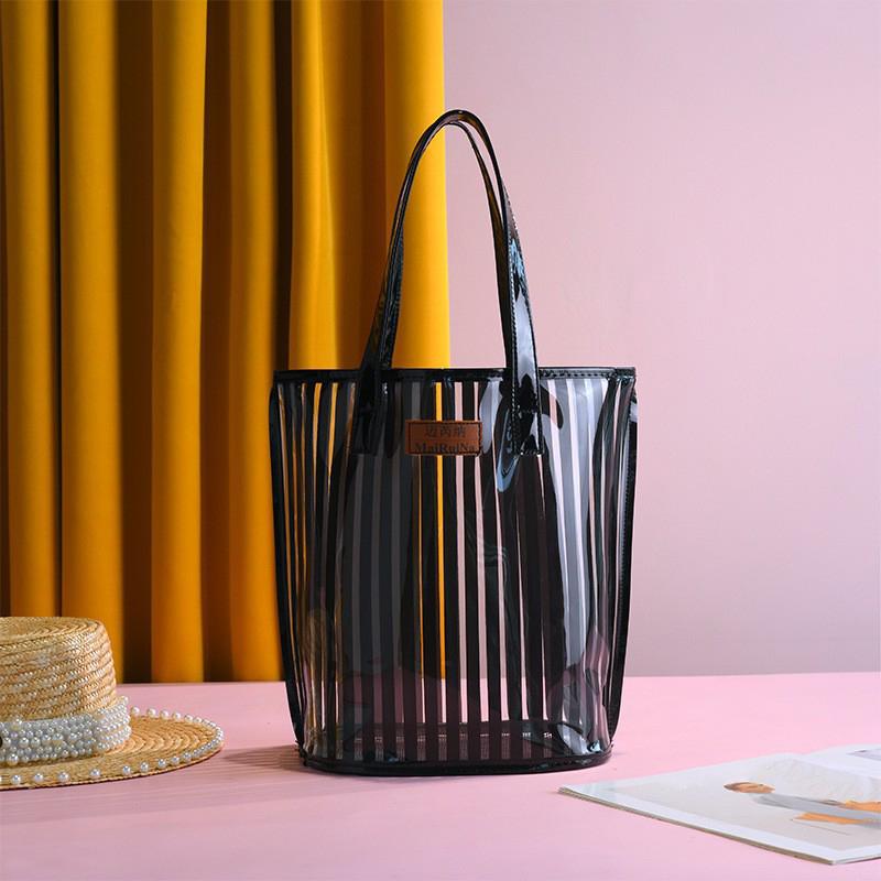 Transparent Striped Jelly Bag Pvc Beach Bag Outdoor Convenient Travel Storage Bag Women Shoulder Bag чорний
Transparent Striped Jelly Bag Pvc Beach Bag Outdoor Convenient Travel Storage Bag Women Shoulder Bag чорний
