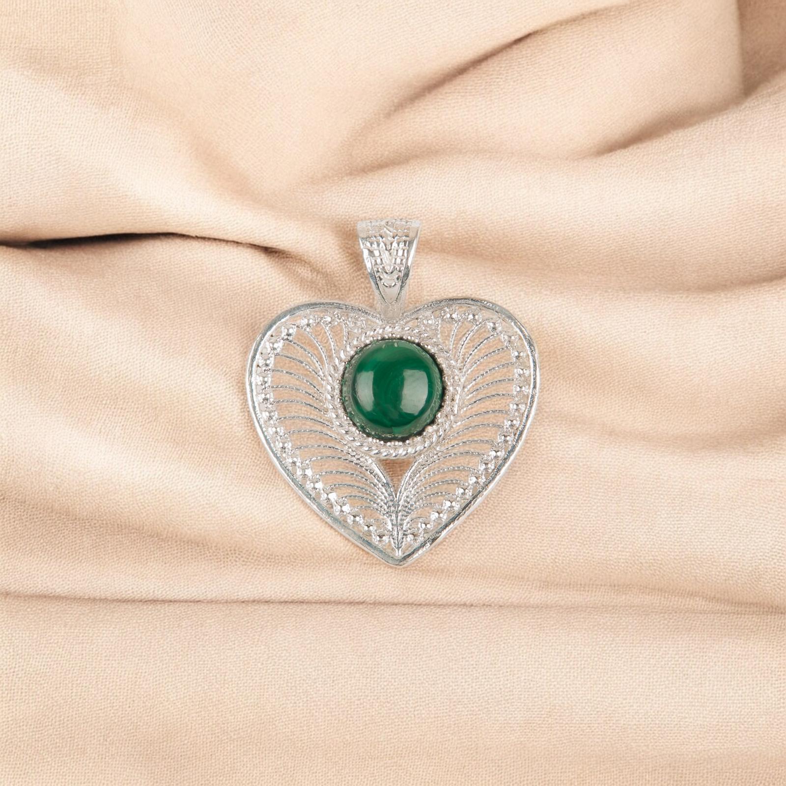 Malachite Gemstone 925 Sterling Silver Jewelry Handmade Statement Pendant 1.4 CP-15-26
Malachite Gemstone 925 Sterling Silver Jewelry Handmade Statement Pendant 1.4 CP-15-26