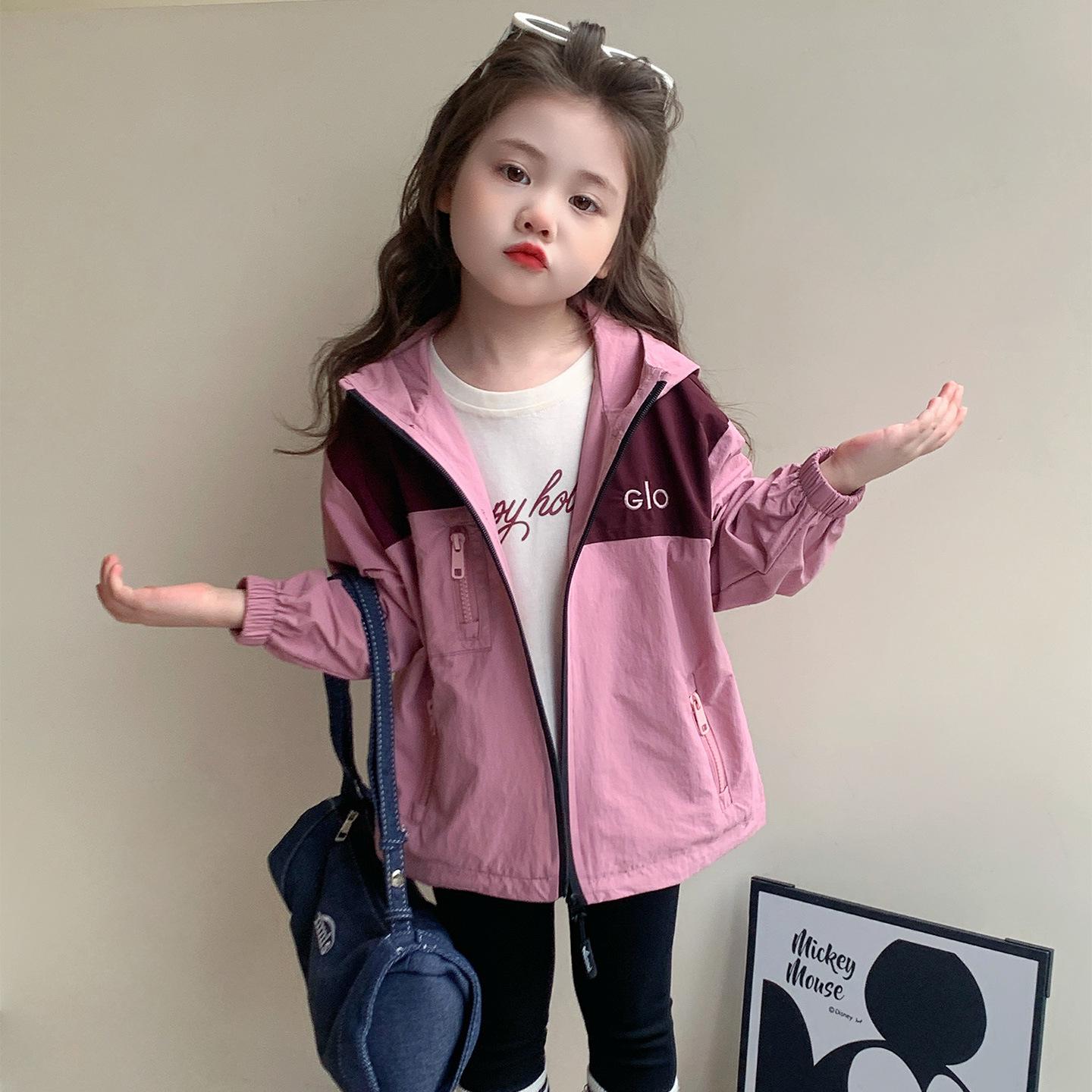 Spring & Autumn 2025 Stylish Girls Trench Coat - Trendy Korean-Style Windbreaker for Baby Girls 130 cm
Spring & Autumn 2025 Stylish Girls Trench Coat - Trendy Korean-Style Windbreaker for Baby Girls 130 cm
