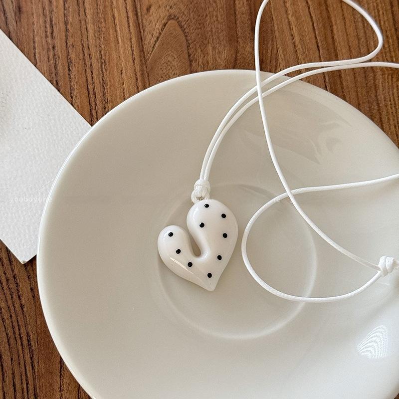 Радужное дофаминовое колье с бантом в горошек и сердцем для женщин и девушек, длинные аксессуары-халтер, милые ювелирные подарки
Радужное дофаминовое колье с бантом в горошек и сердцем для женщин и девушек, длинные аксессуары-халтер, милые ювелирные подарки