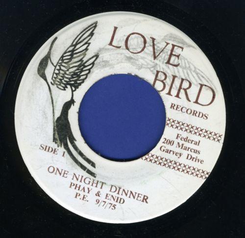 7inch Record FAY BENNETT & ENID CUMBERLAND - One Night Dinner FJ7677 Love Bird Recor 1975 Jamaica Reggae, Ska & Dub Used
7inch Record FAY BENNETT & ENID CUMBERLAND - One Night Dinner FJ7677 Love Bird Recor 1975 Jamaica Reggae, Ska & Dub Used