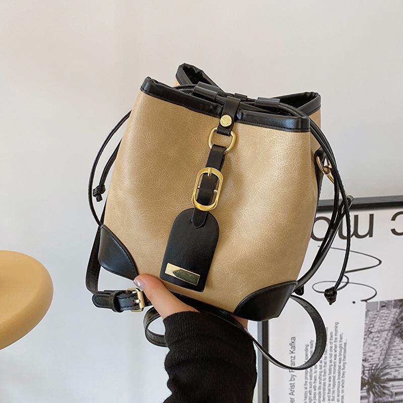 2023 Vintage Korean Fashion Women s Autumn/Winter Drawstring Bucket Crossbody Bag чёрный
2023 Vintage Korean Fashion Women s Autumn/Winter Drawstring Bucket Crossbody Bag чёрный