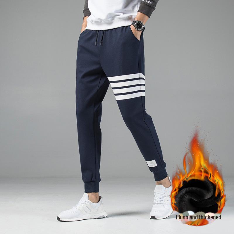Чоловічі плюшеві в язані спортивні штани з манжетами - корейський стиль для повсякденного носіння осінь-зима 4XL темно-синього кольору
Чоловічі плюшеві в язані спортивні штани з манжетами - корейський стиль для повсякденного носіння осінь-зима 4XL темно-синього кольору