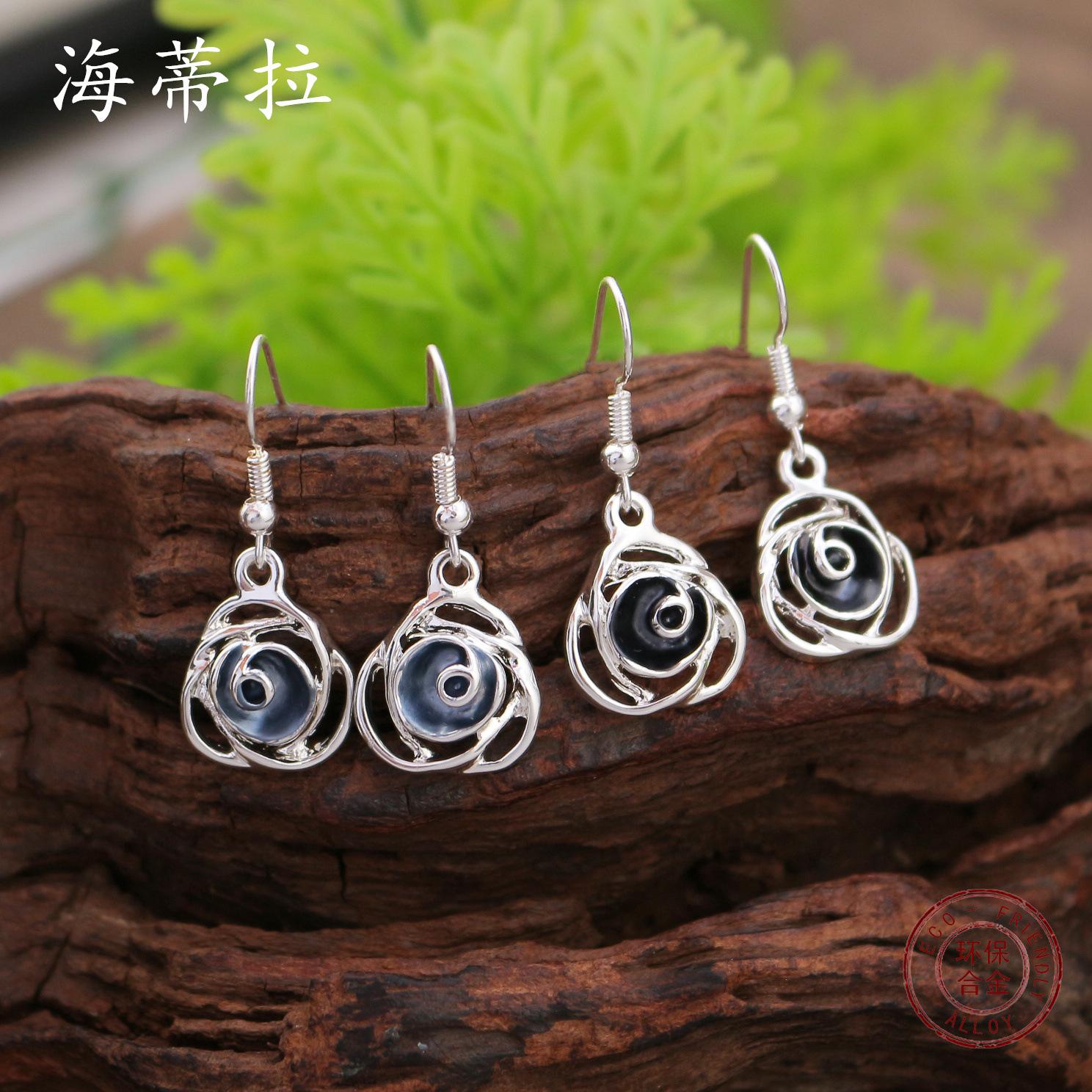 New enamel color hollow rose earrings, Valentine s Day women s high-end rose versatile earrings
New enamel color hollow rose earrings, Valentine s Day women s high-end rose versatile earrings