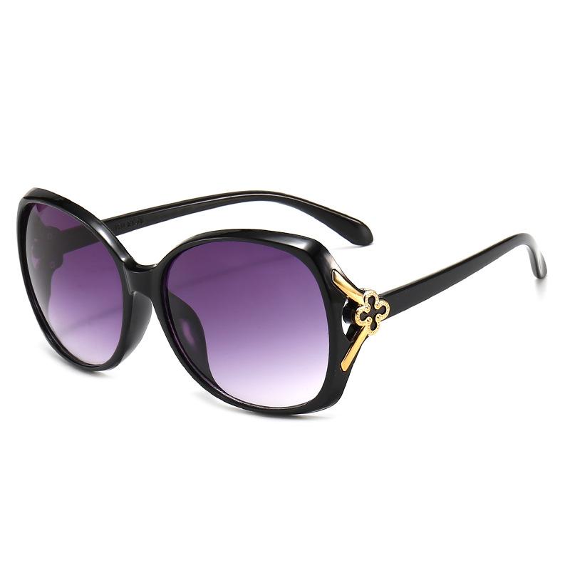 Clover Sunglasses, Women S Sunglasses Fashion Trend Classic Retro Stall Ins Model Street Shot
Clover Sunglasses, Women S Sunglasses Fashion Trend Classic Retro Stall Ins Model Street Shot