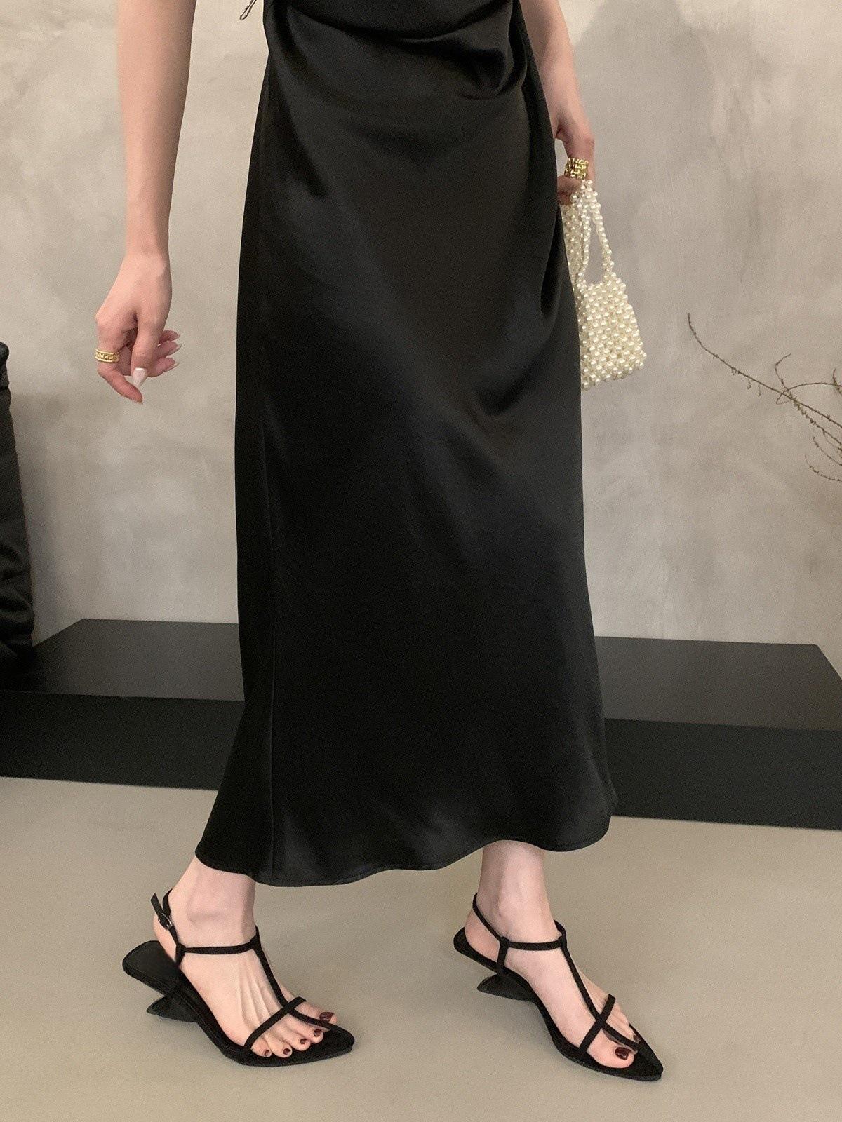 French pointed open-toed niche wedge heel strap sandals female 2025 summer fairy wind pointed Roman shoes 35
French pointed open-toed niche wedge heel strap sandals female 2025 summer fairy wind pointed Roman shoes 35