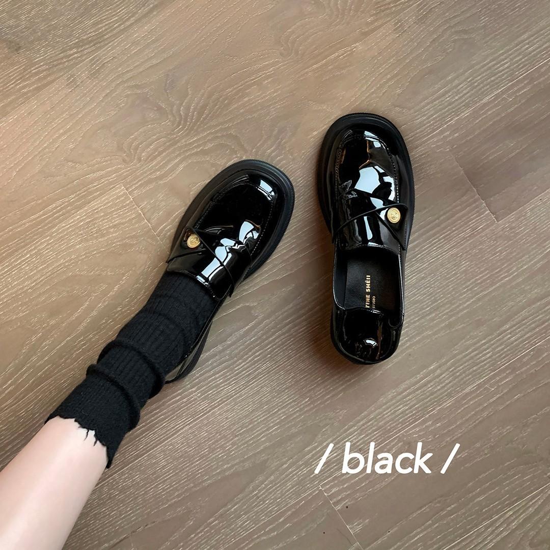 Cowhide version~ Gold coin thick-soled stepping heel lazy thick heel women s small leather shoes 35
Cowhide version~ Gold coin thick-soled stepping heel lazy thick heel women s small leather shoes 35